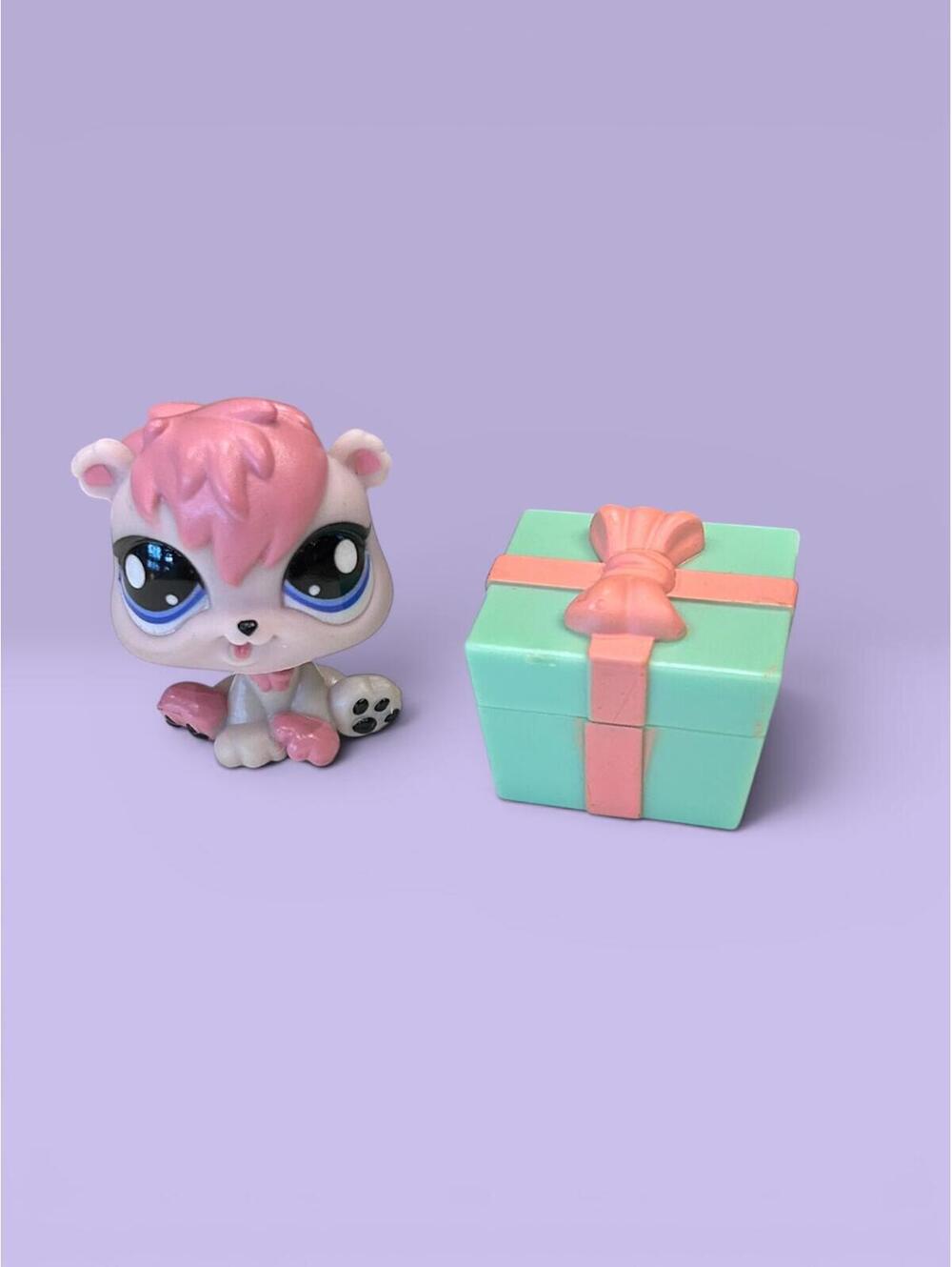 Hasbro Littlest Pet Shop Squirrel Pink White #101 LPS with Present Accessory